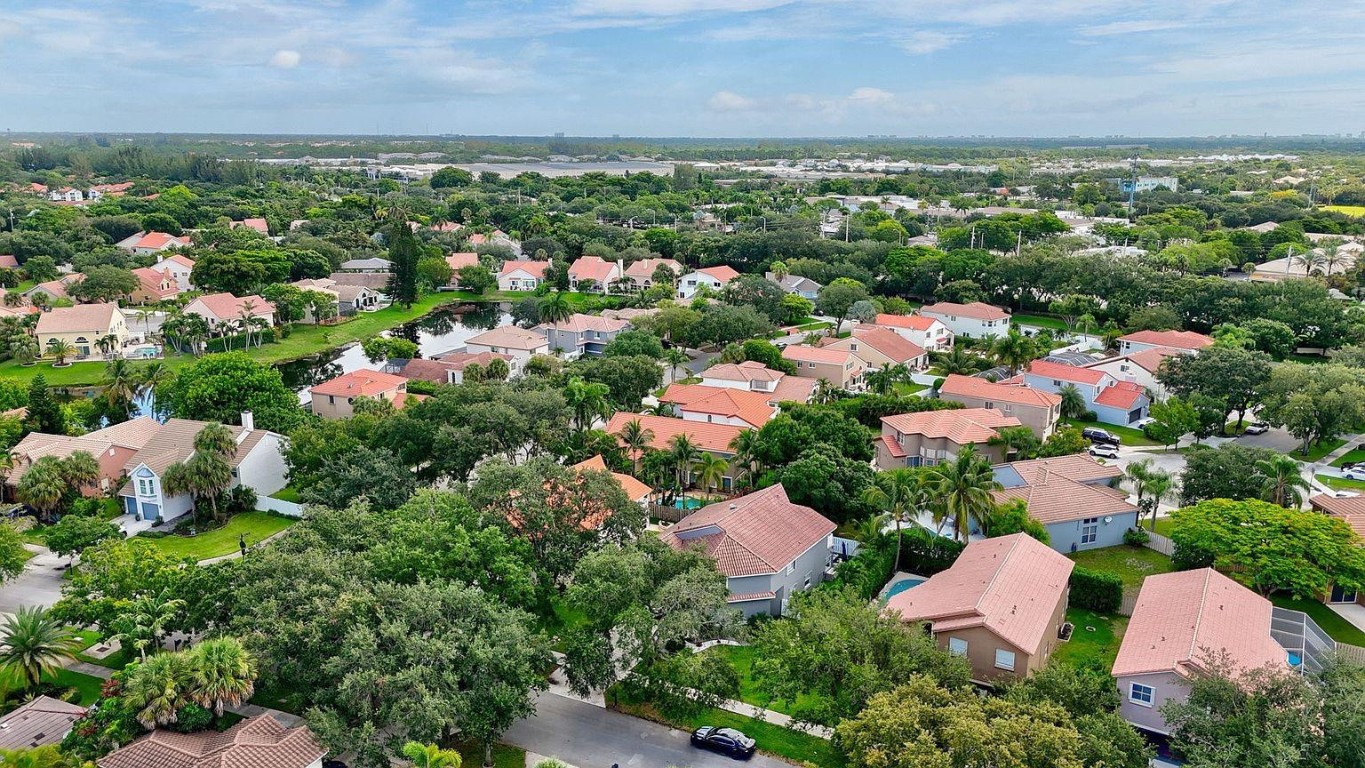 Countrys Point 119-29 B - Residential