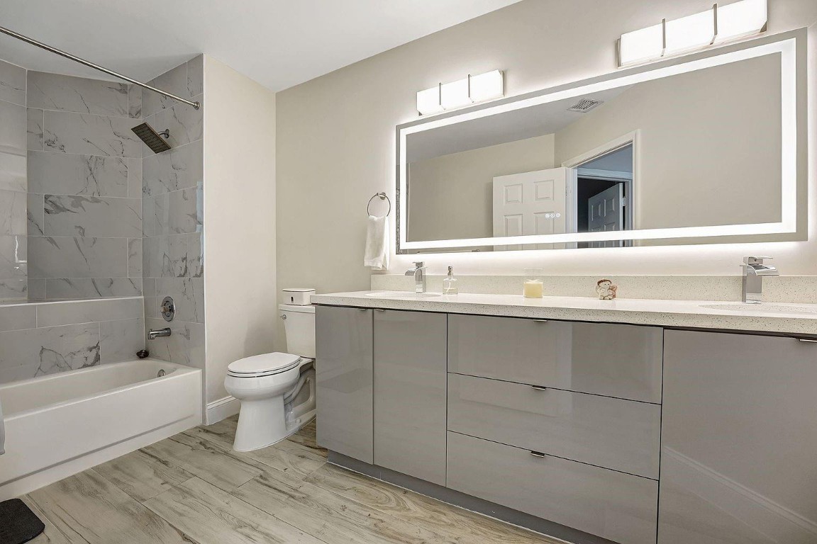 Countrys Point 119-29 B - Residential