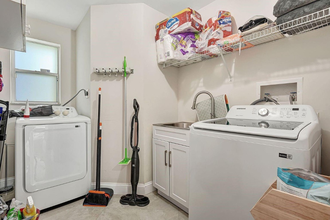 Countrys Point 119-29 B - Residential