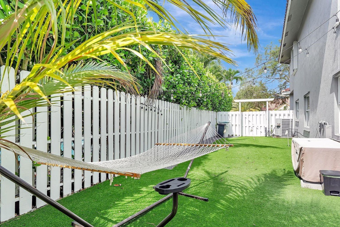 Countrys Point 119-29 B - Residential