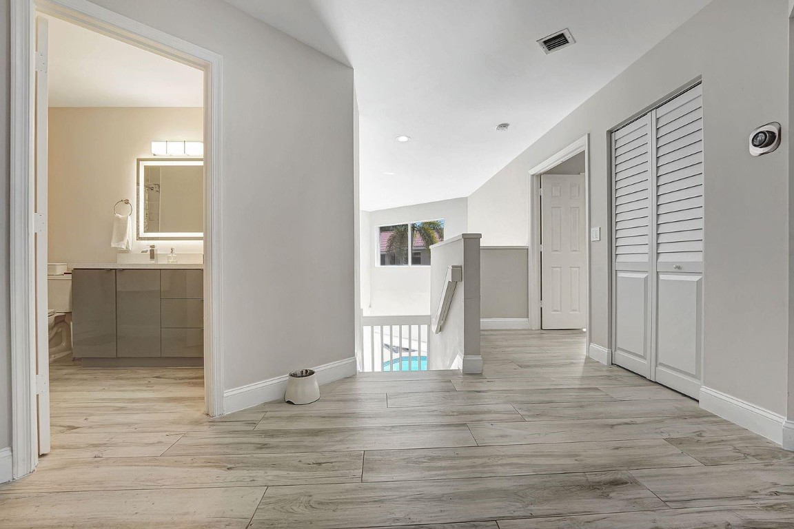 Countrys Point 119-29 B - Residential