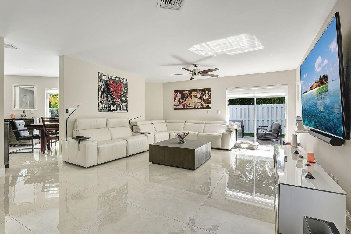 Countrys Point 119-29 B - Residential