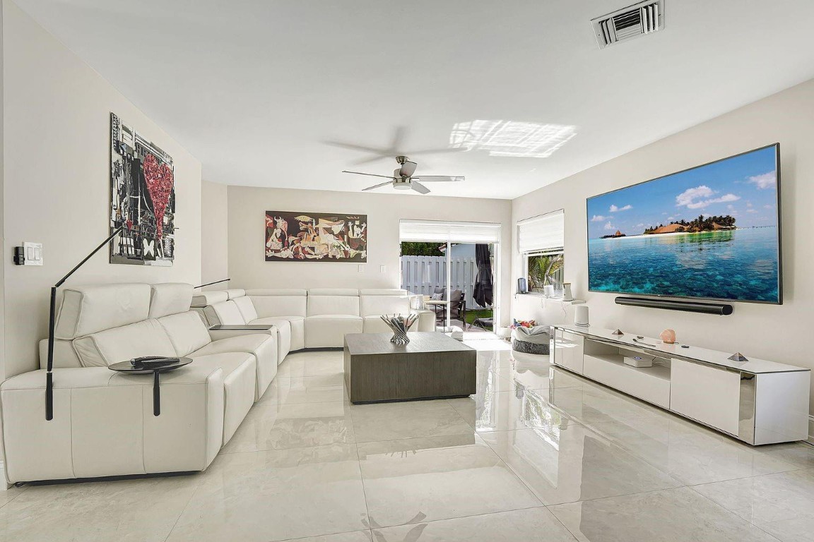 Countrys Point 119-29 B - Residential