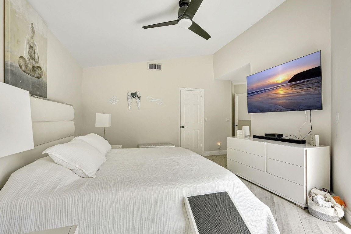 Countrys Point 119-29 B - Residential