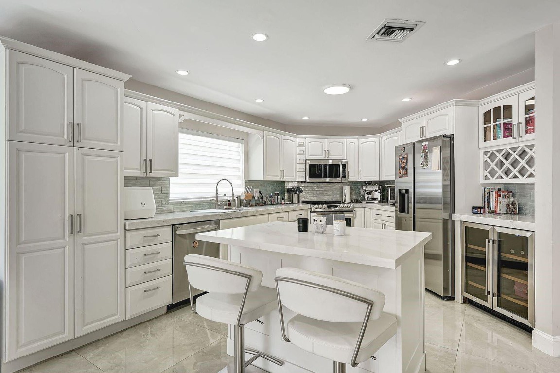 Countrys Point 119-29 B - Residential