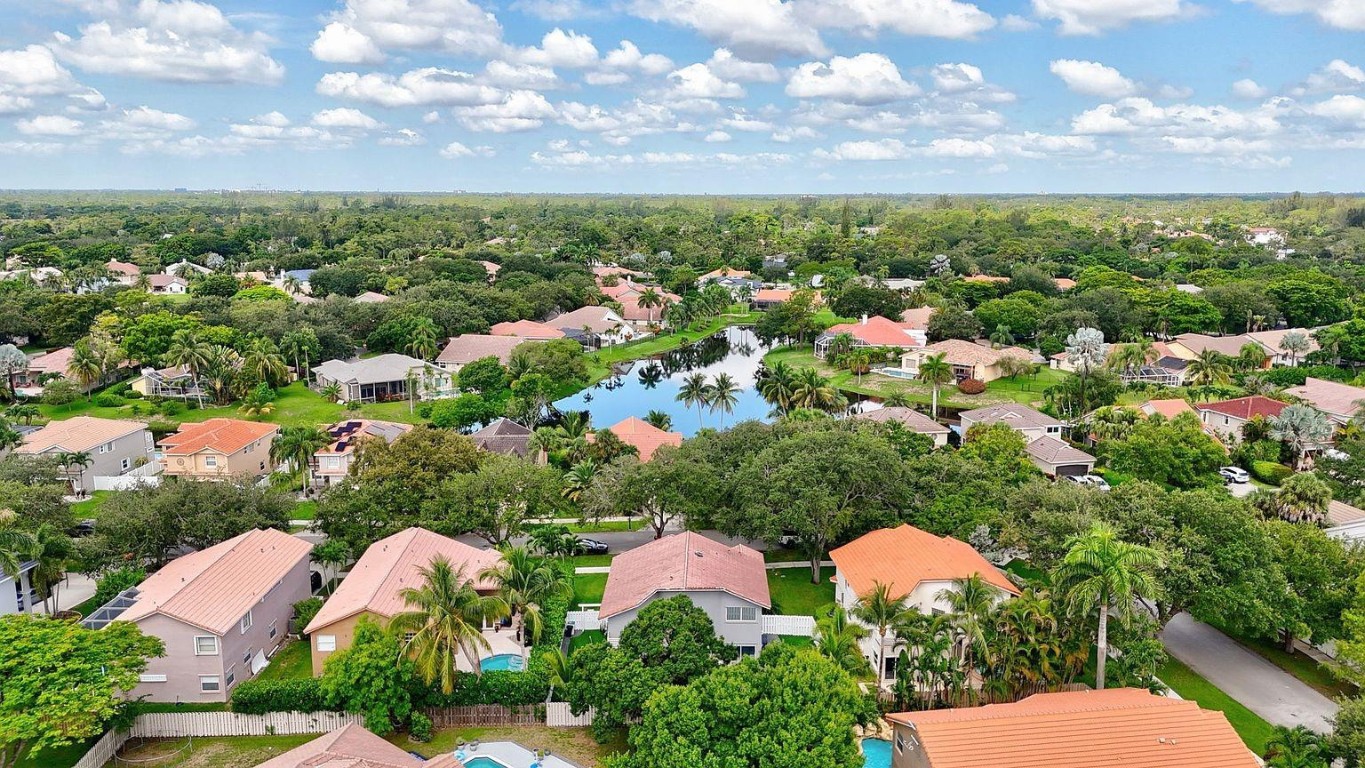 Countrys Point 119-29 B - Residential