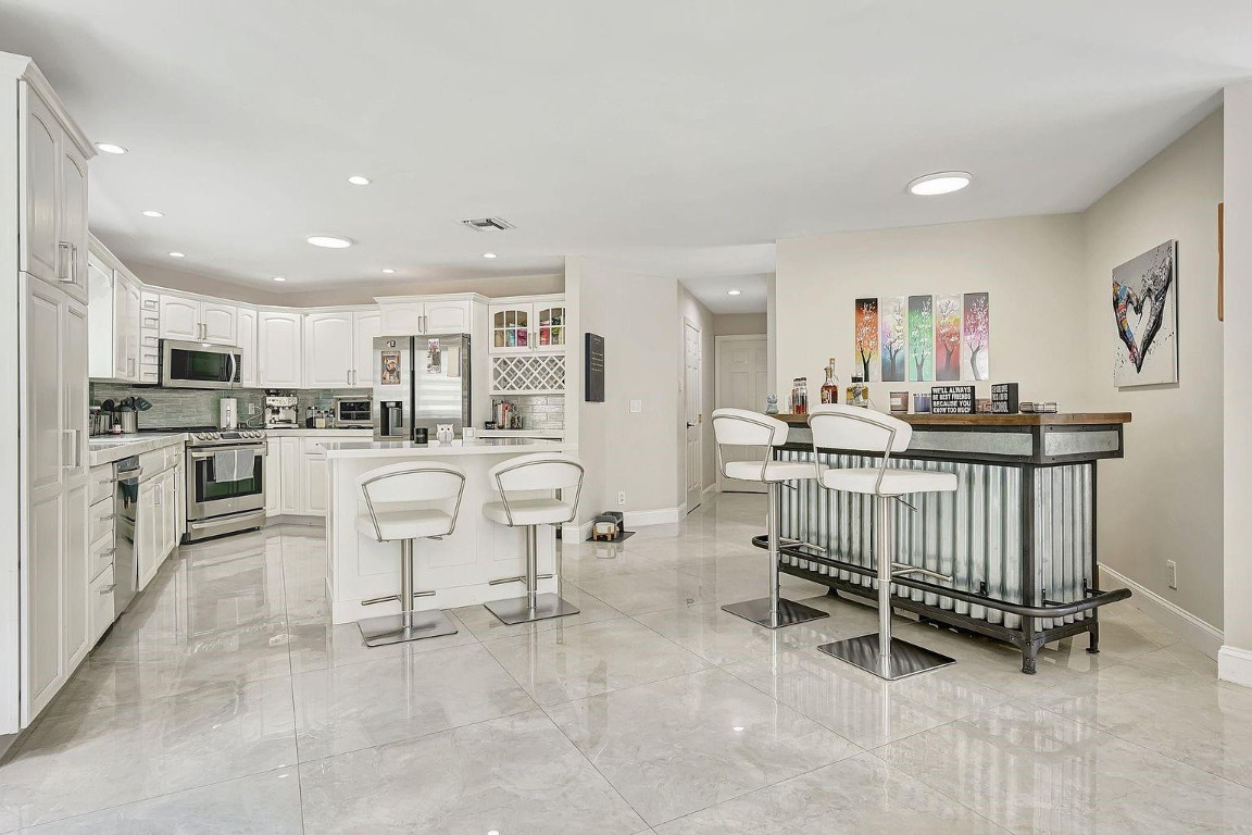 Countrys Point 119-29 B - Residential