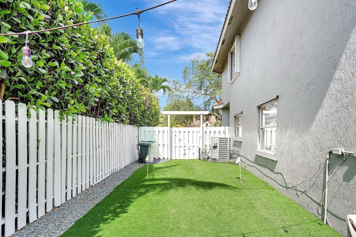 Countrys Point 119-29 B - Residential