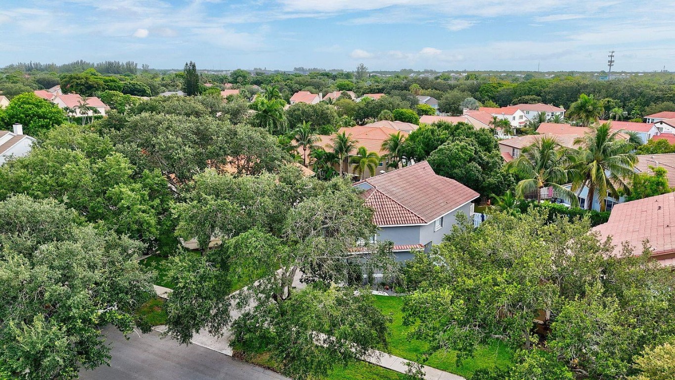 Countrys Point 119-29 B - Residential