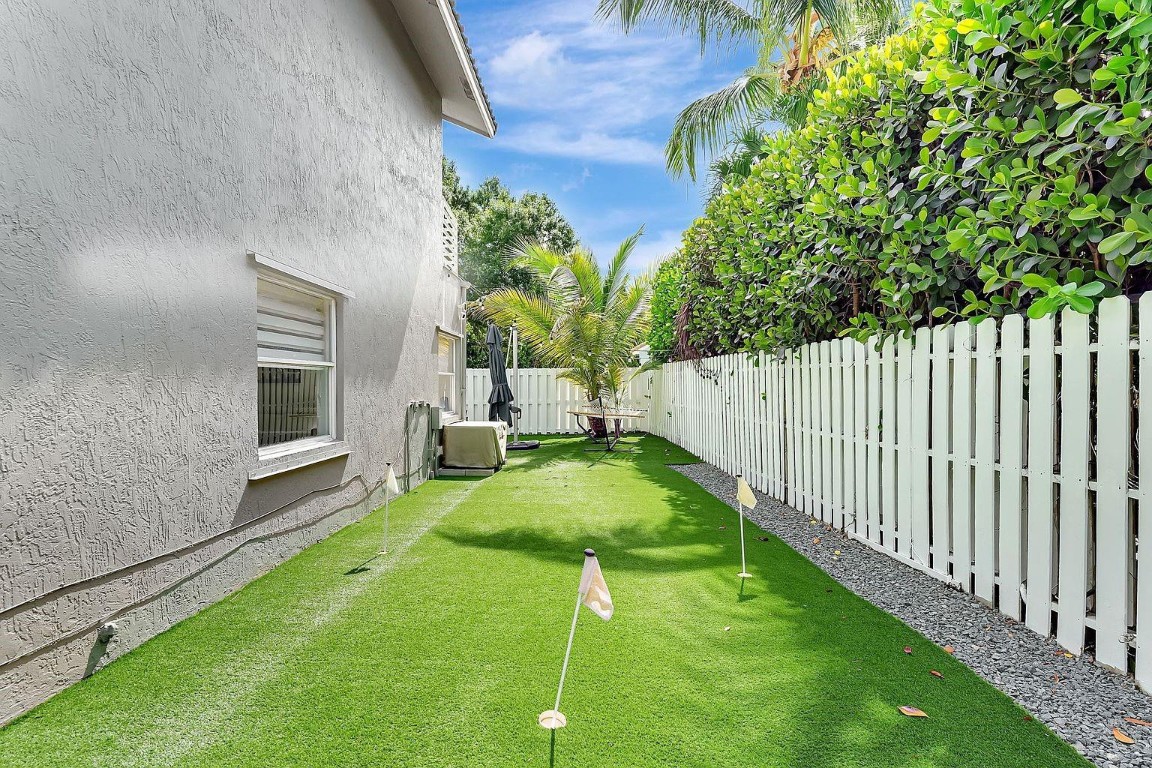 Countrys Point 119-29 B - Residential