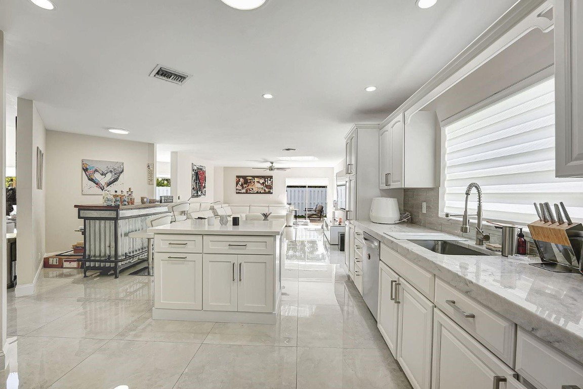 Countrys Point 119-29 B - Residential