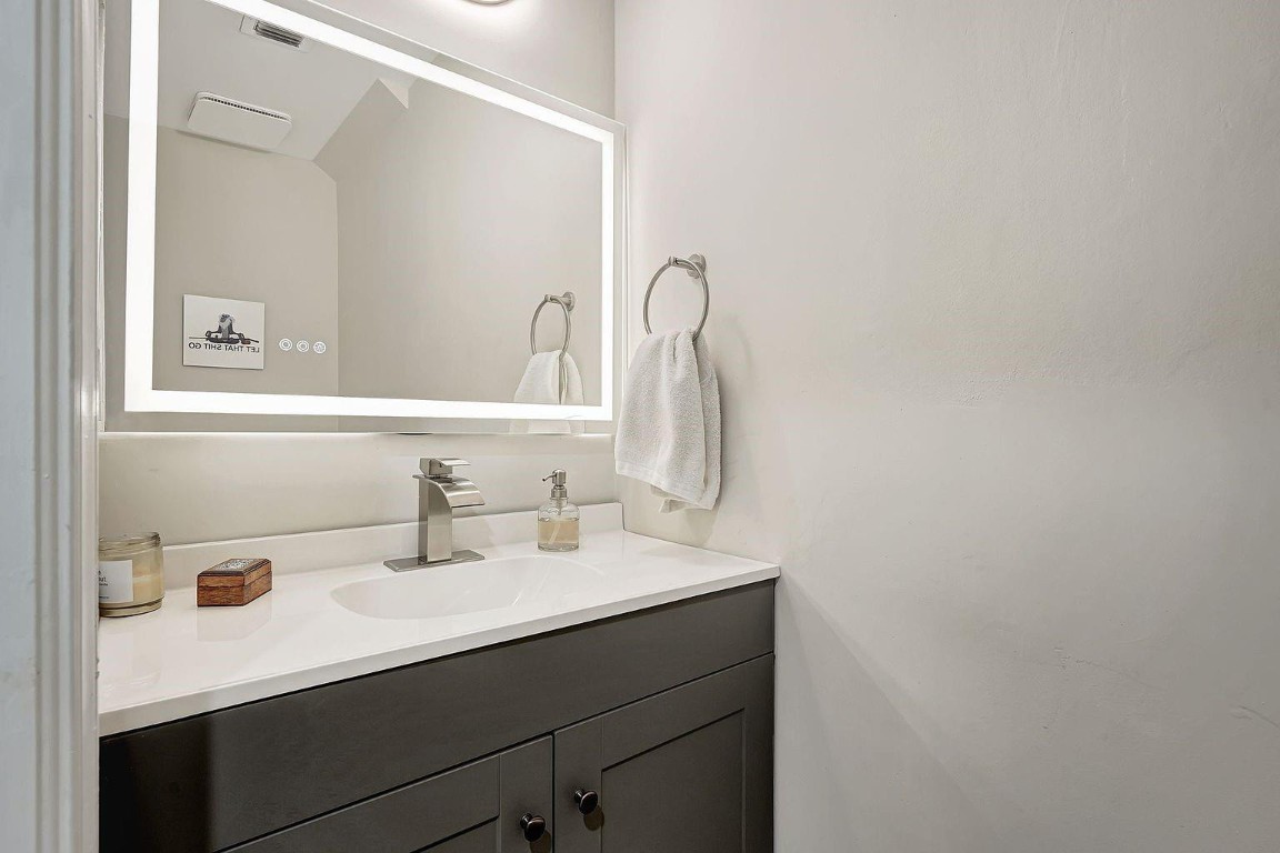 Countrys Point 119-29 B - Residential