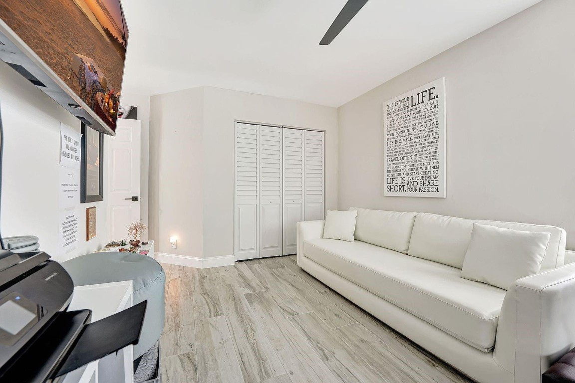 Countrys Point 119-29 B - Residential