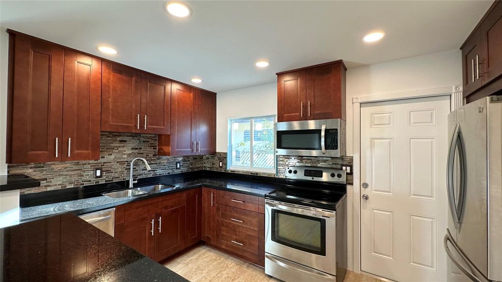 Photo of 400 SW 9th Street #South, Fort Lauderdale, FL 33315 (MLS # F10519963)