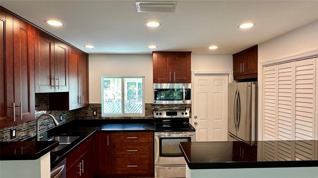 Photo of 400 SW 9th Street #South, Fort Lauderdale, FL 33315 (MLS # F10519963)