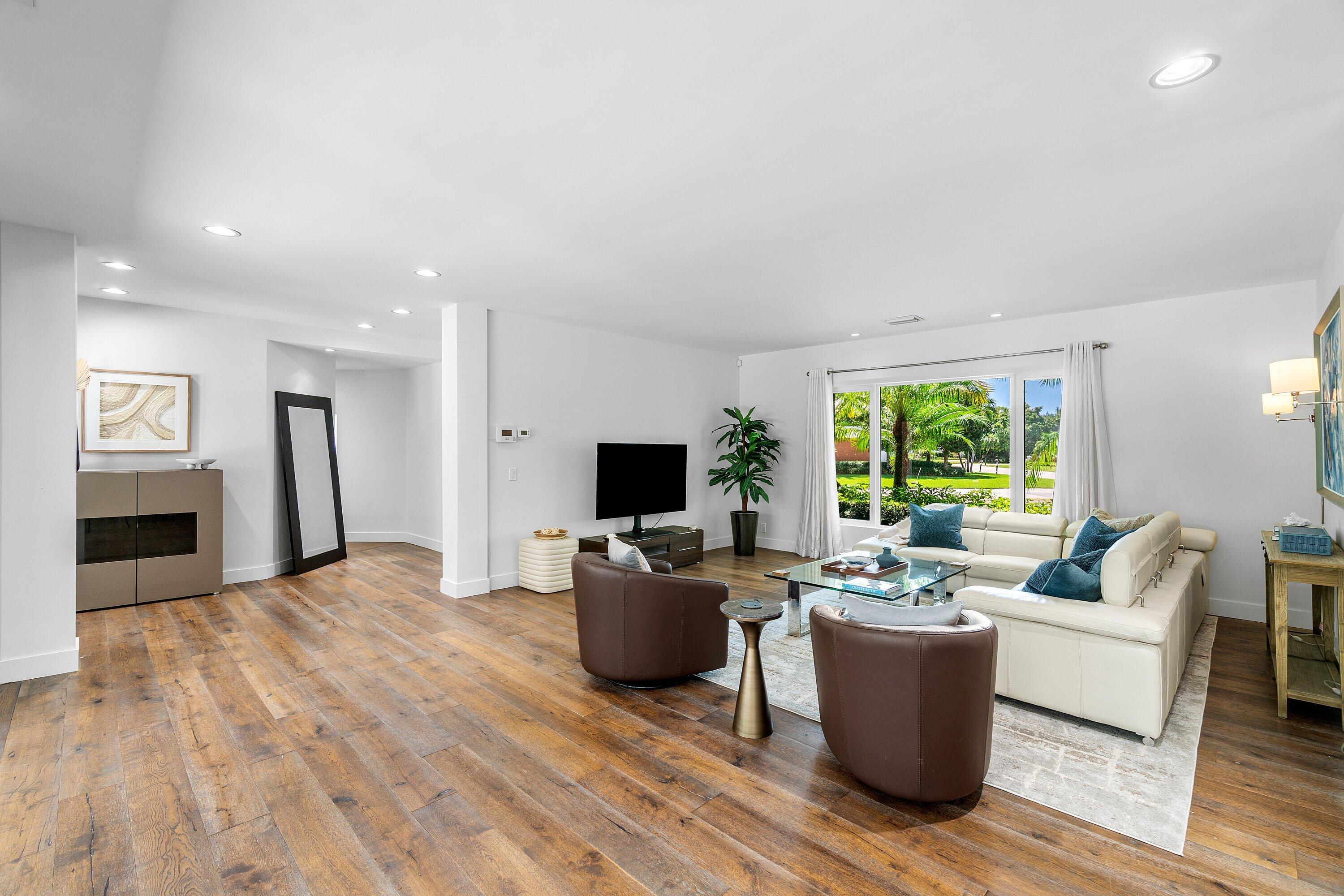 225 NW 11TH Street
