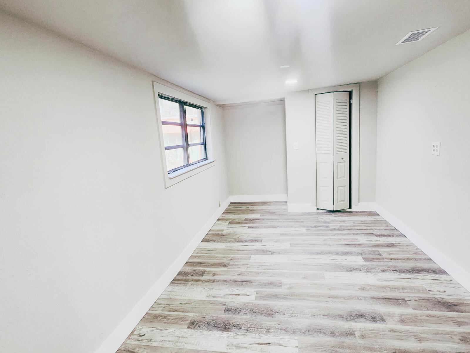 BROADVIEW COUNTRY CL - Residential