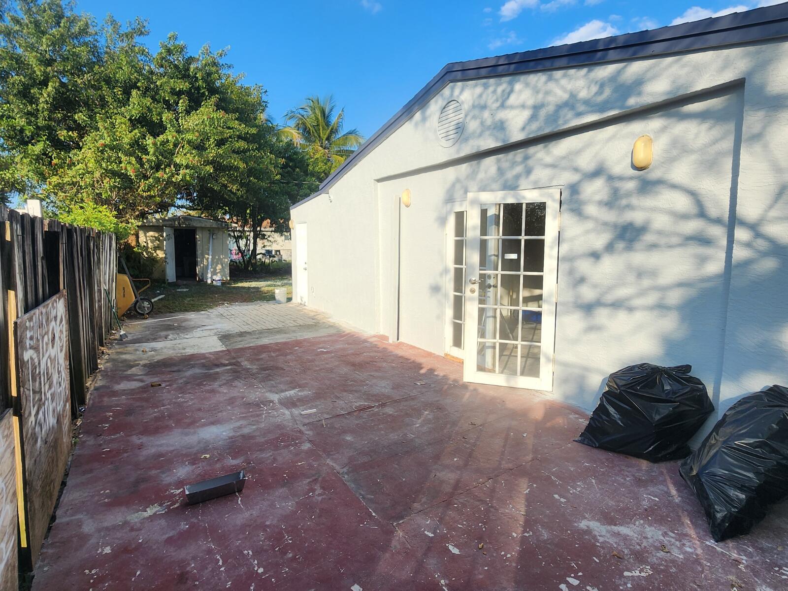 BROADVIEW COUNTRY CL - Residential