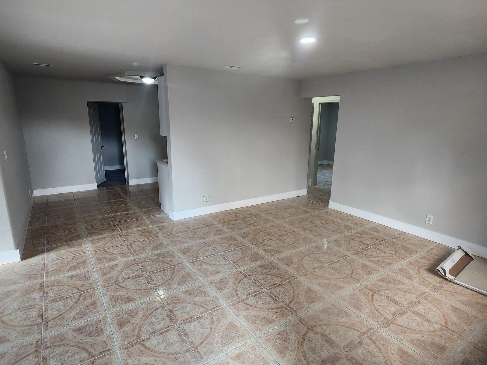 BROADVIEW COUNTRY CL - Residential