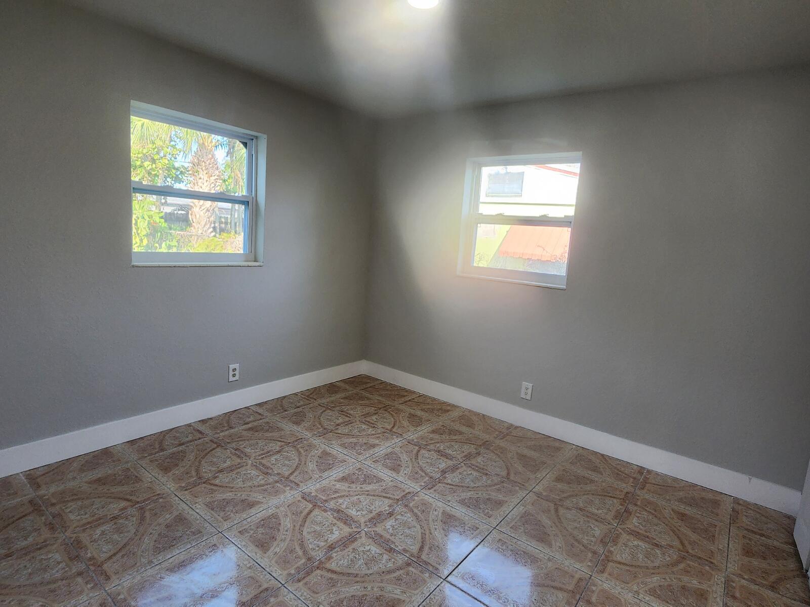 BROADVIEW COUNTRY CL - Residential