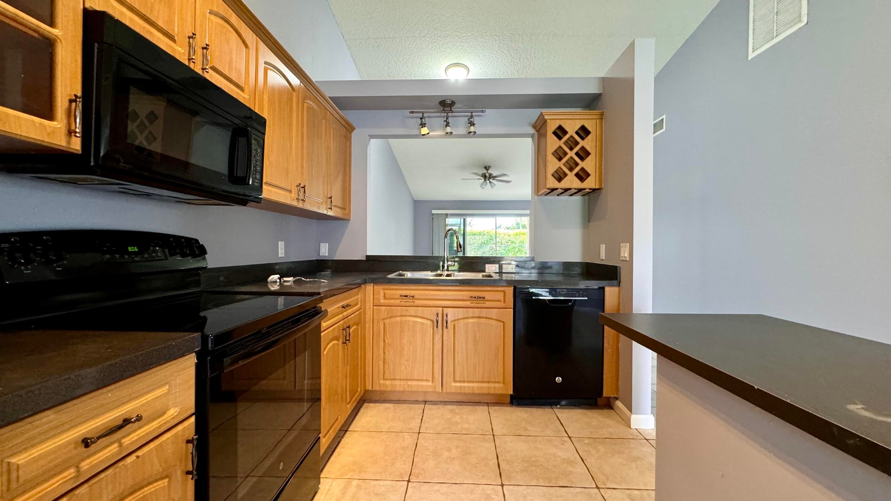 1290 Riverside Circle