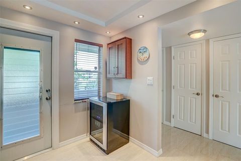 Condominium in Hollywood FL 4800 Hillcrest Ln Ln 2.jpg