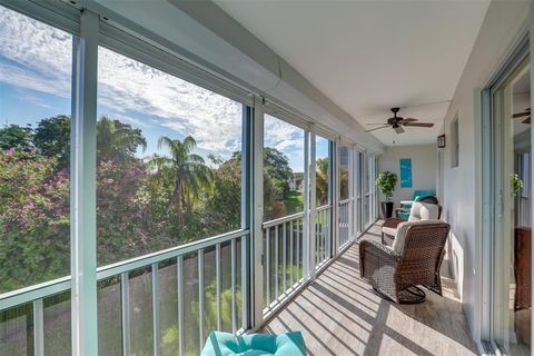 Condominium in Hollywood FL 4800 Hillcrest Ln Ln 20.jpg