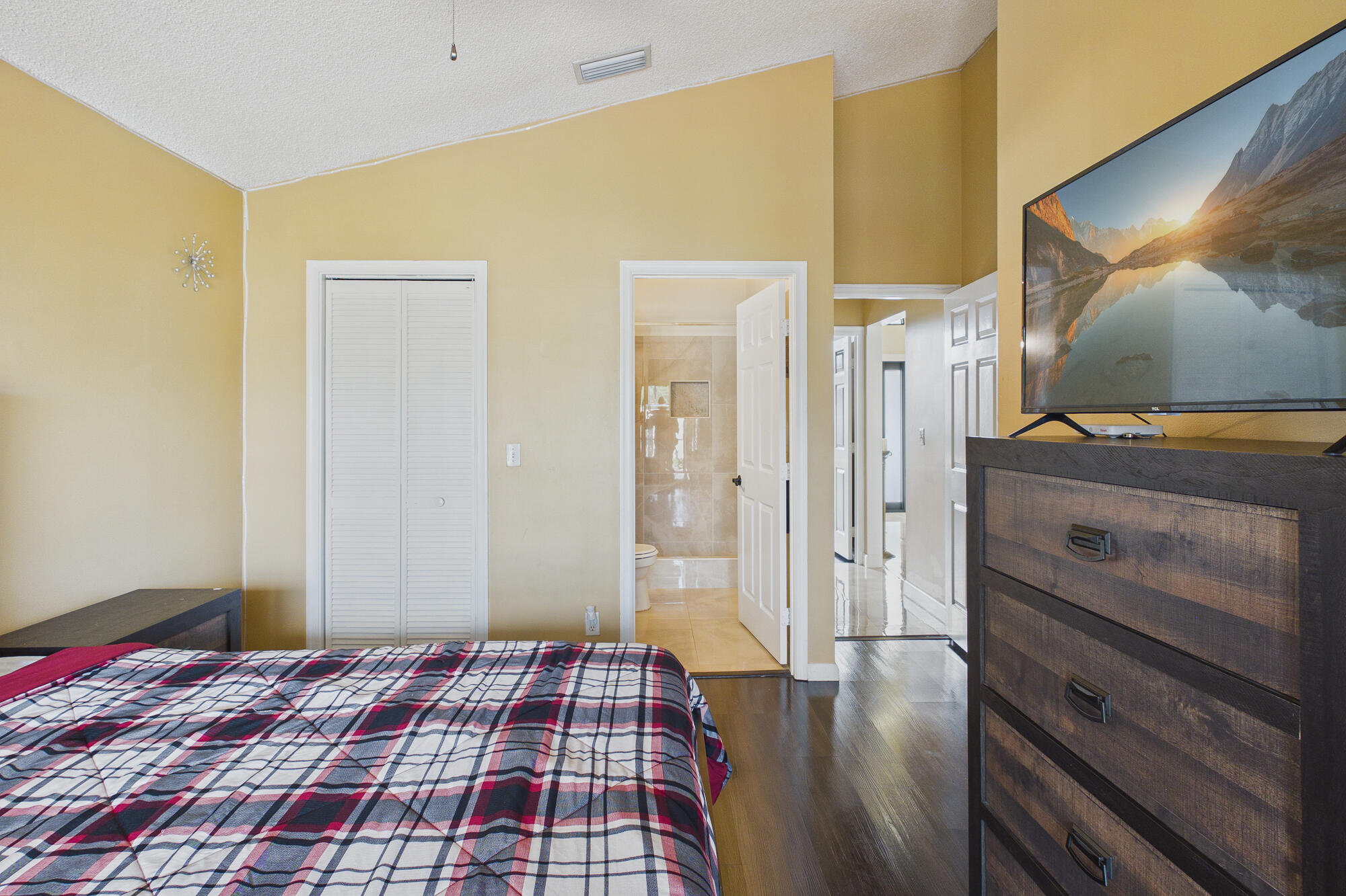 EXECUTIVE ESTATES/CITRUS  GLEN - Residential