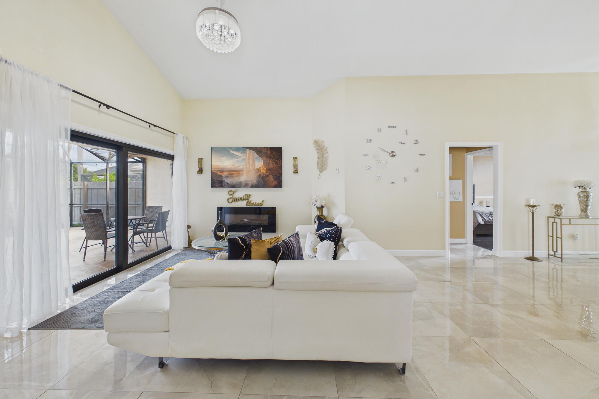 EXECUTIVE ESTATES/CITRUS  GLEN - Residential