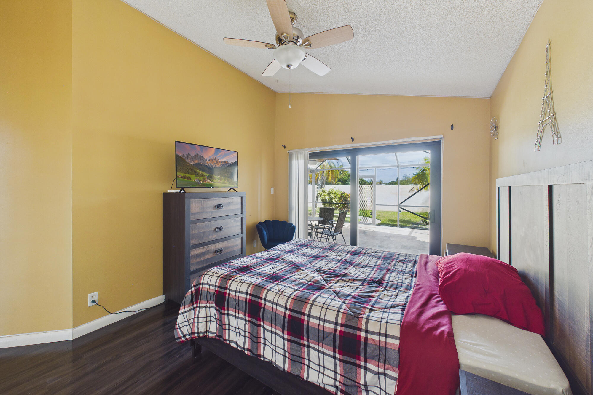 EXECUTIVE ESTATES/CITRUS  GLEN - Residential