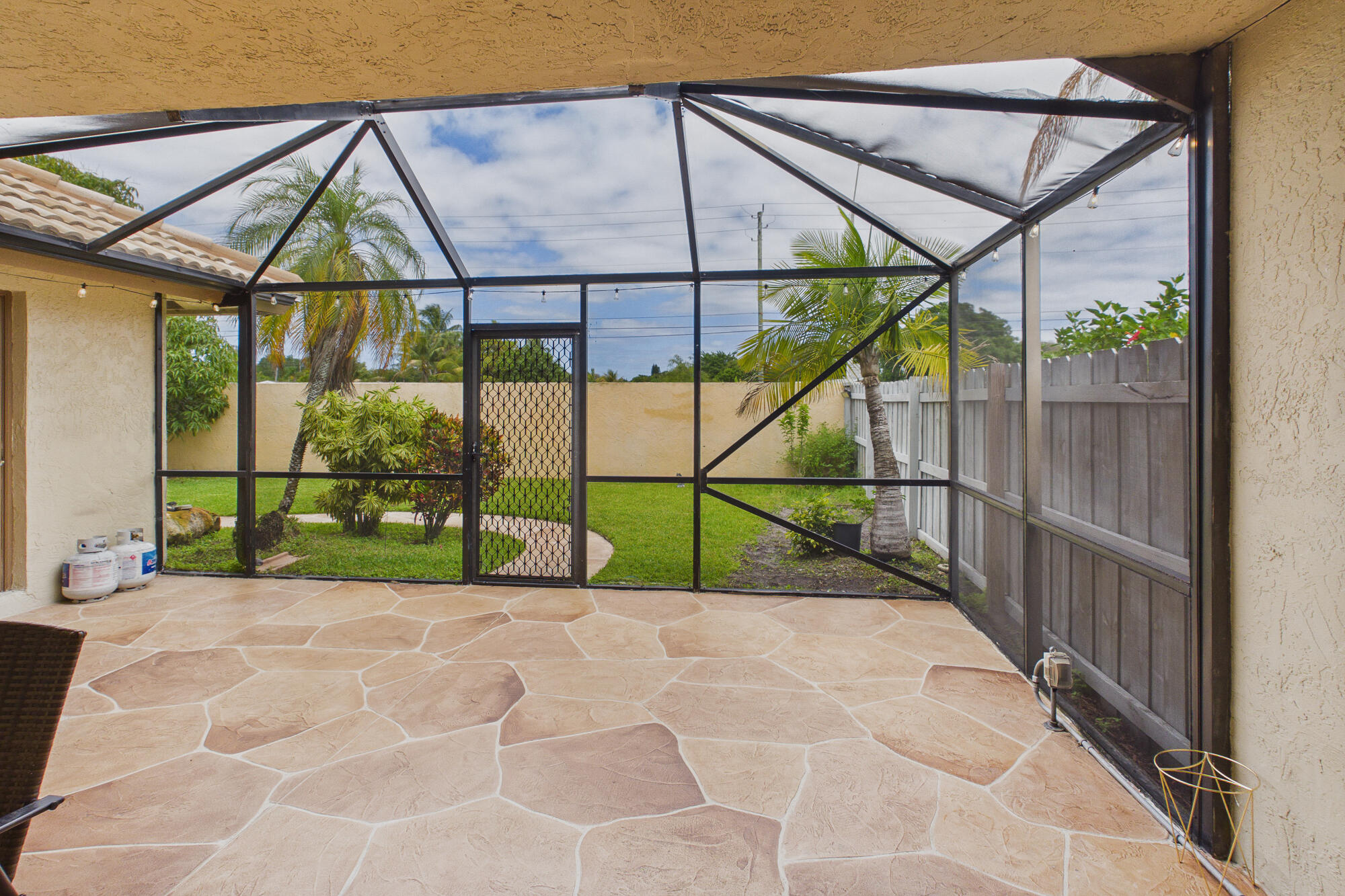 EXECUTIVE ESTATES/CITRUS  GLEN - Residential