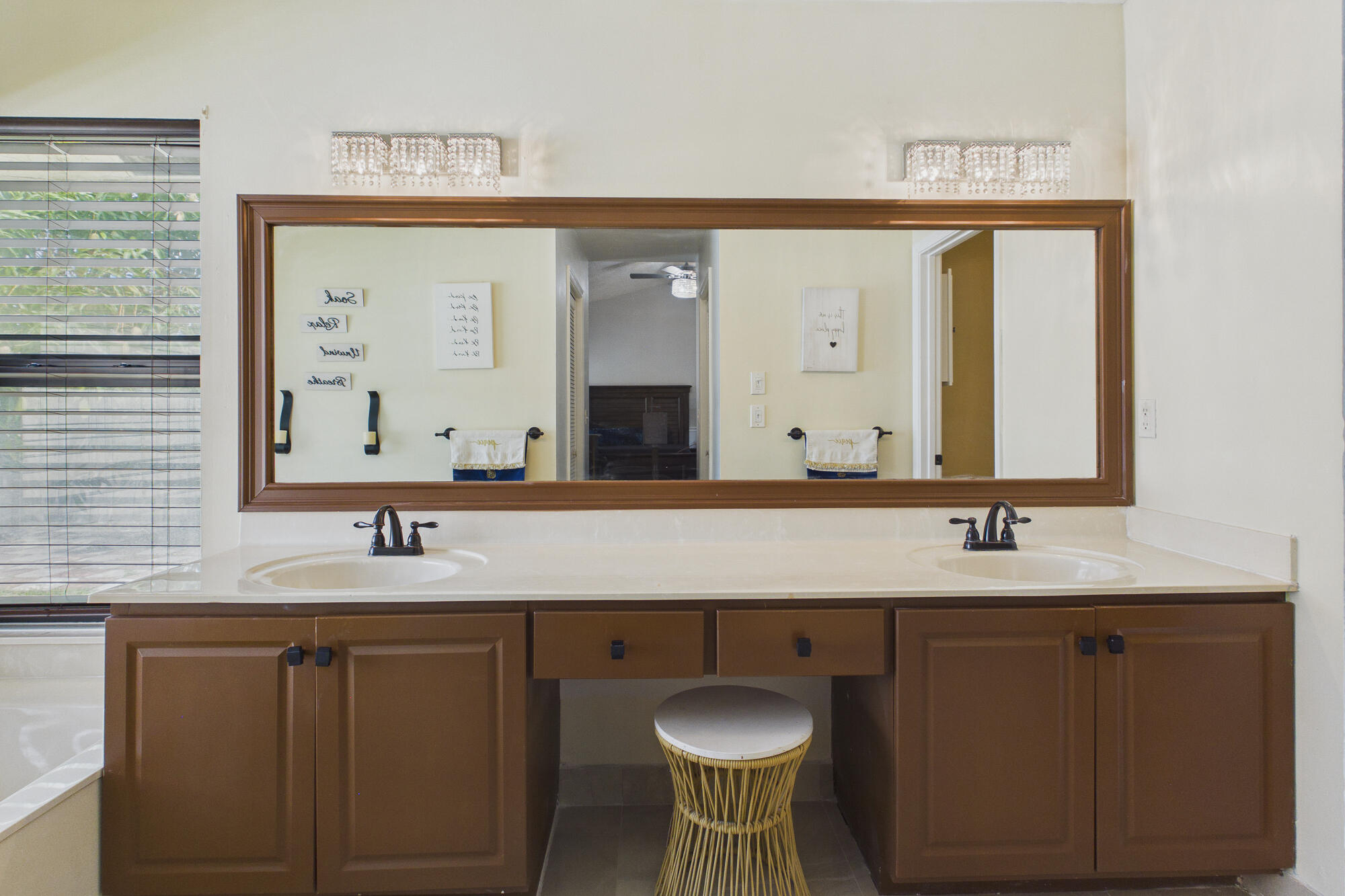 EXECUTIVE ESTATES/CITRUS  GLEN - Residential