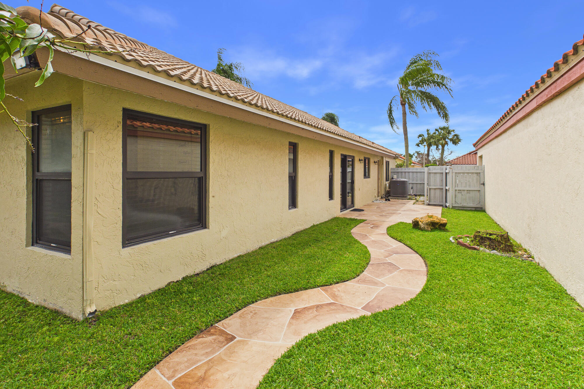 EXECUTIVE ESTATES/CITRUS  GLEN - Residential