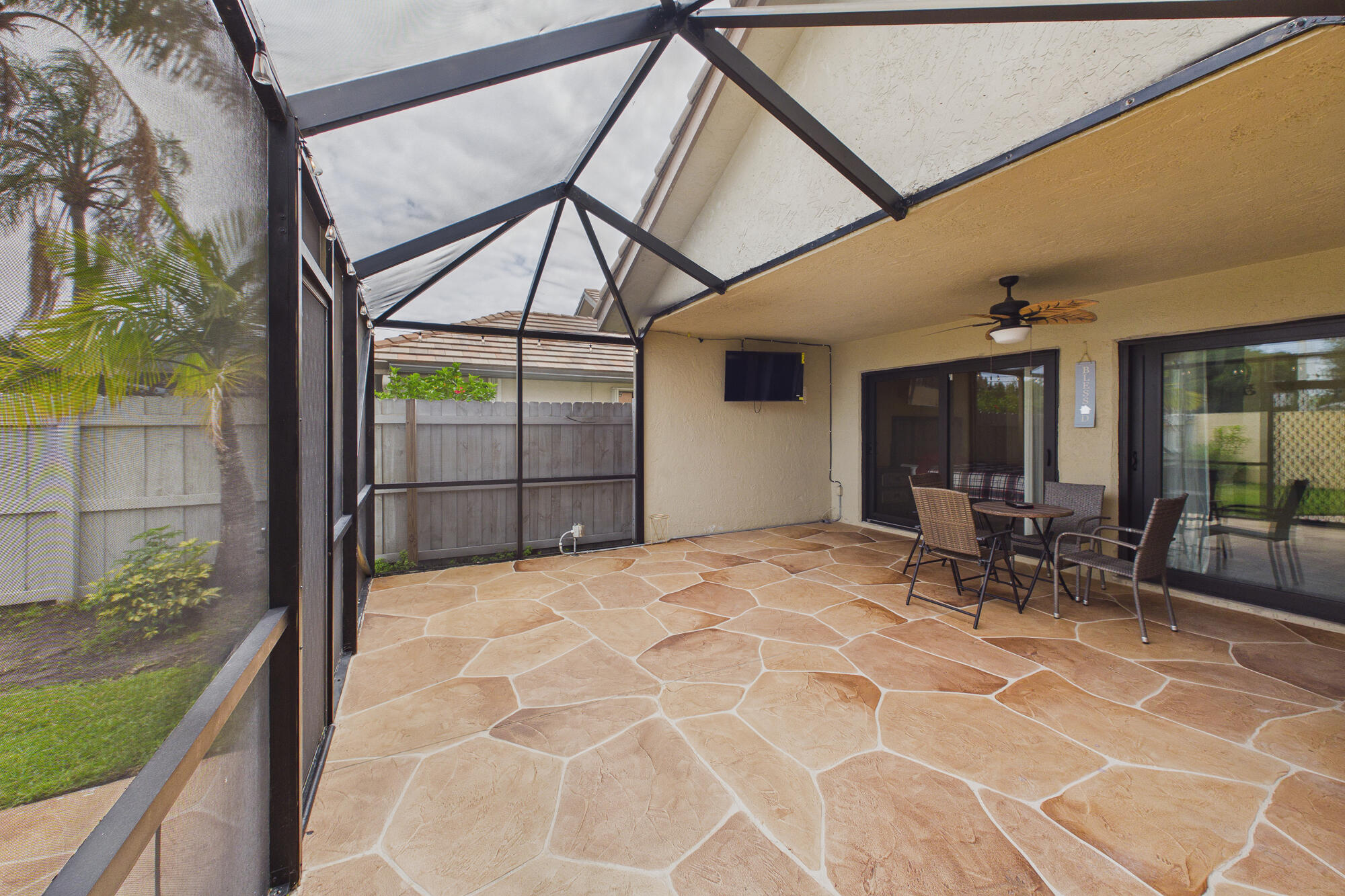 EXECUTIVE ESTATES/CITRUS  GLEN - Residential