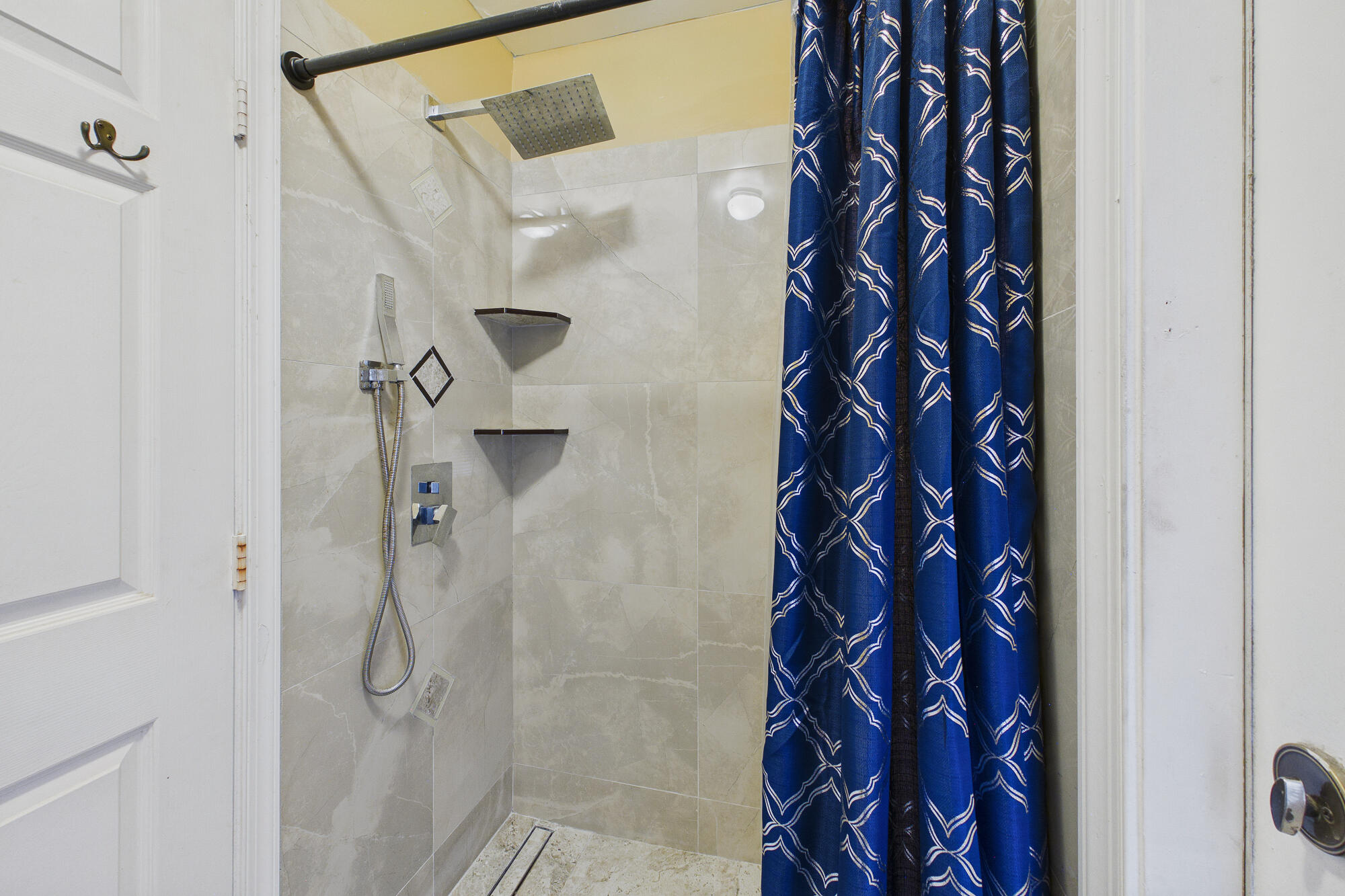 EXECUTIVE ESTATES/CITRUS  GLEN - Residential