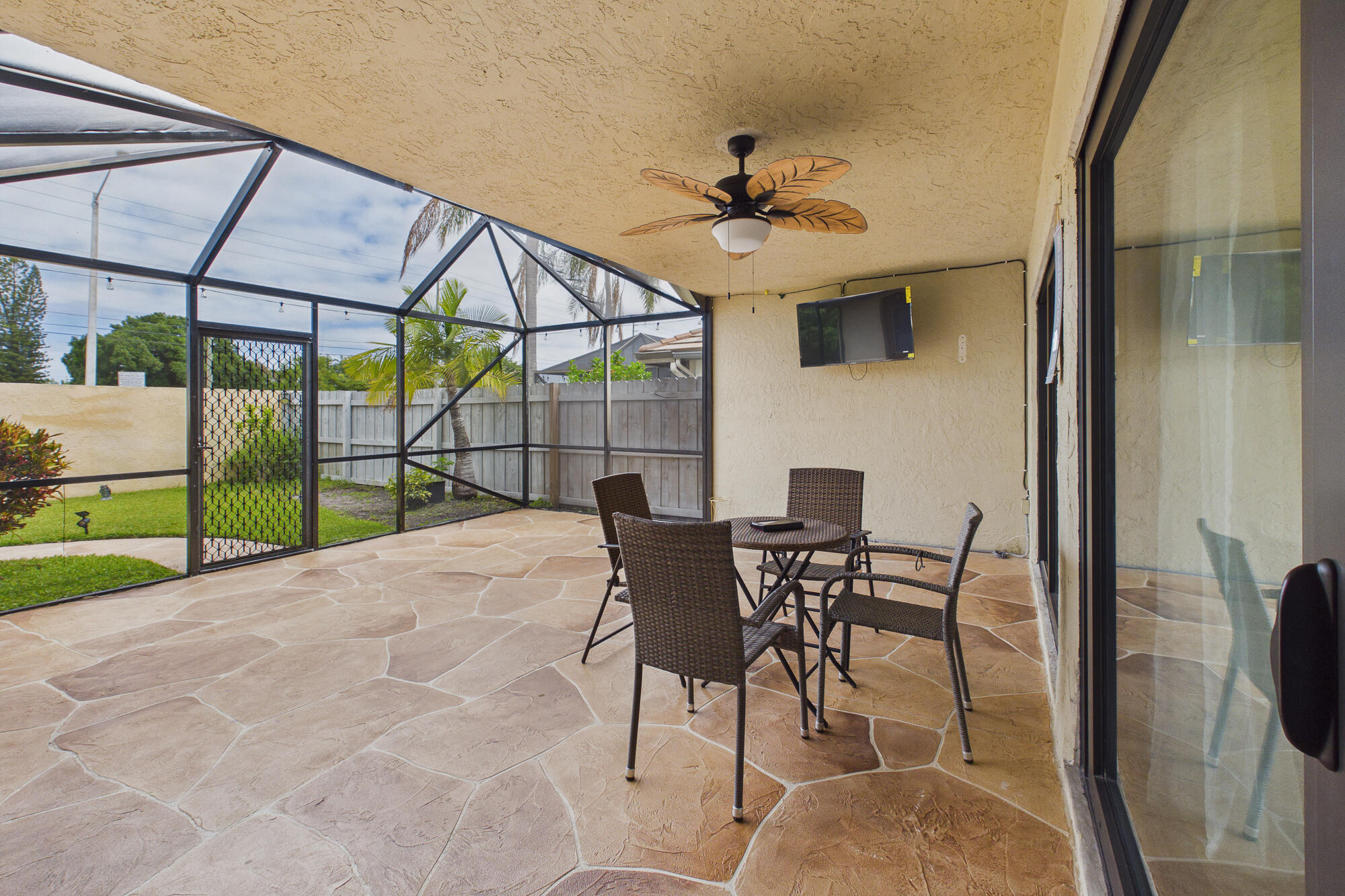 EXECUTIVE ESTATES/CITRUS  GLEN - Residential