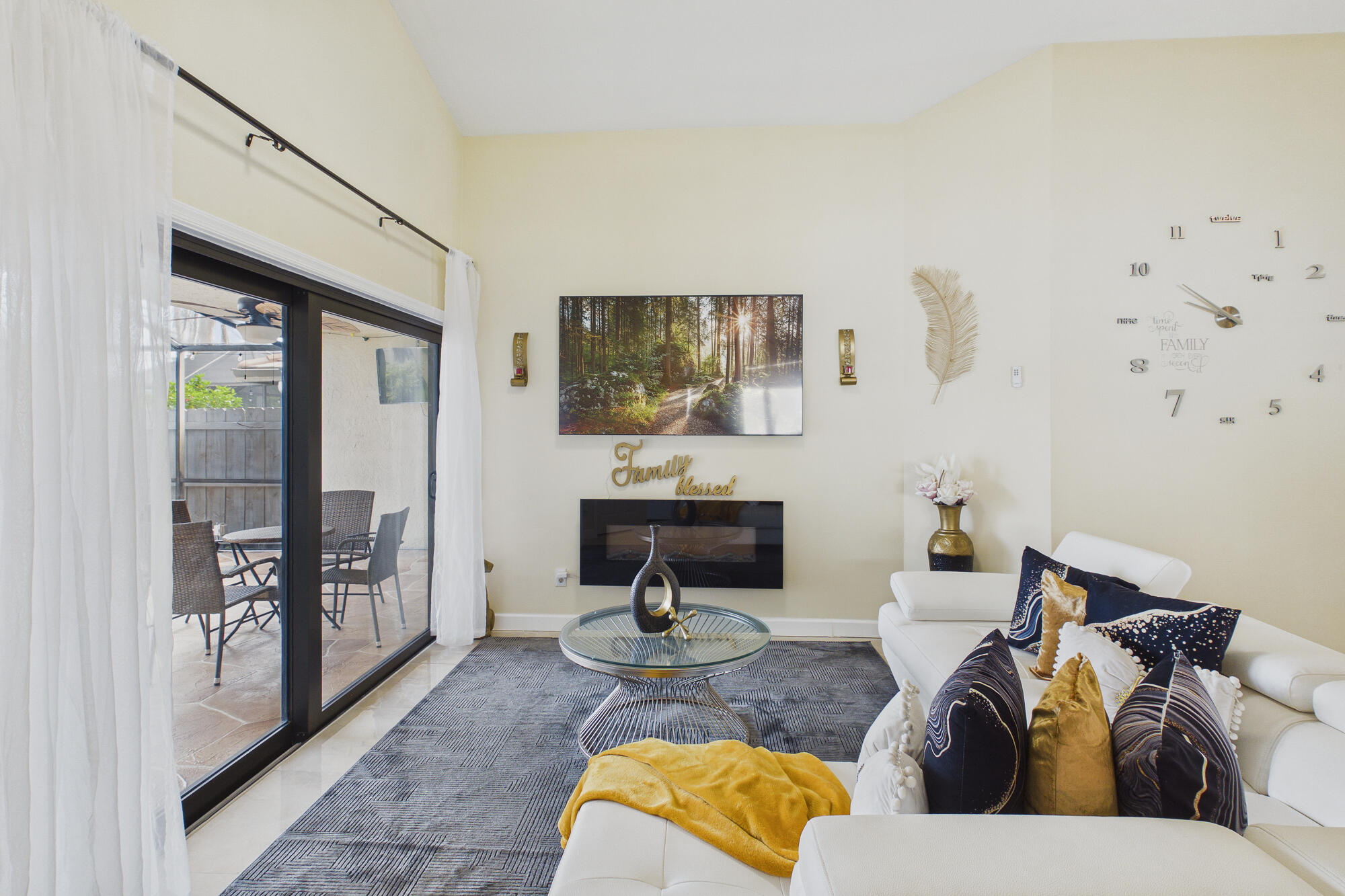 EXECUTIVE ESTATES/CITRUS  GLEN - Residential