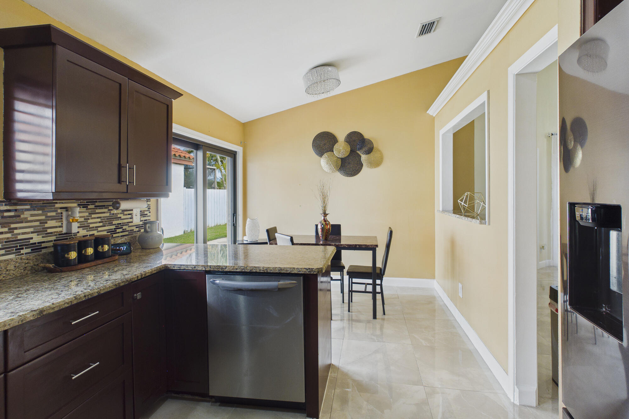 EXECUTIVE ESTATES/CITRUS  GLEN - Residential