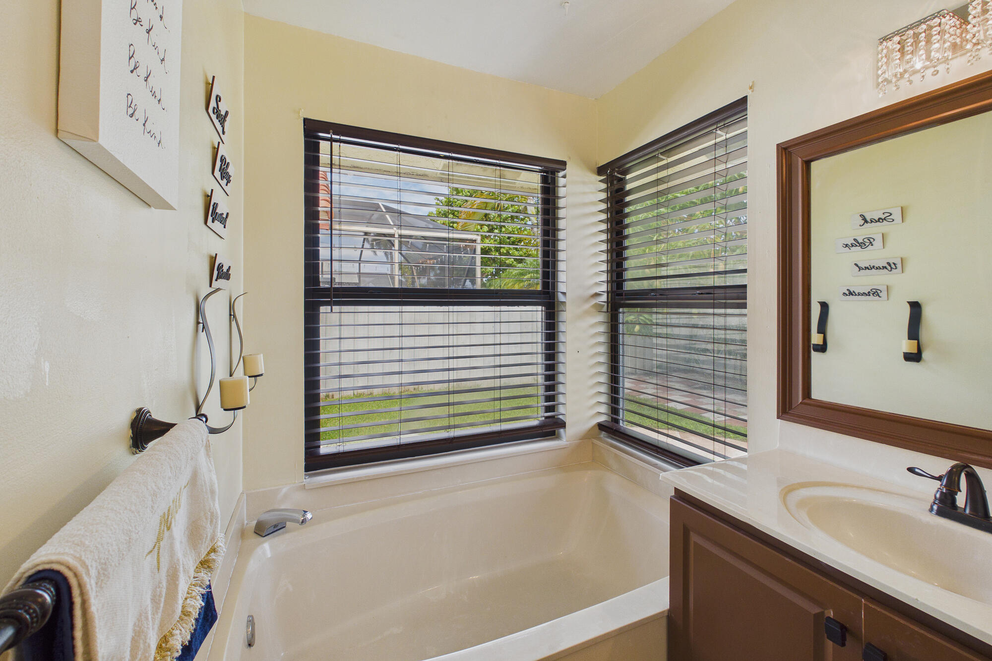 EXECUTIVE ESTATES/CITRUS  GLEN - Residential