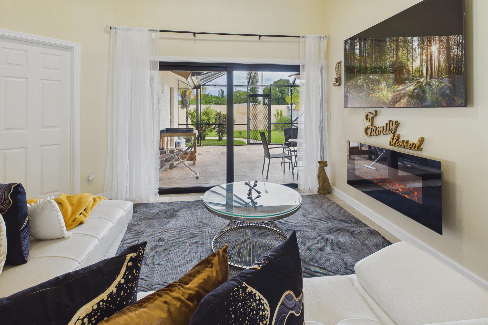 EXECUTIVE ESTATES/CITRUS  GLEN - Residential