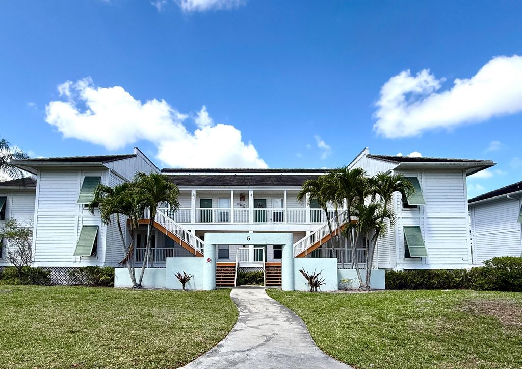 Photo of 167 Cypress Point Dr, Palm Beach Gardens, FL 33418 (MLS # B26000411)