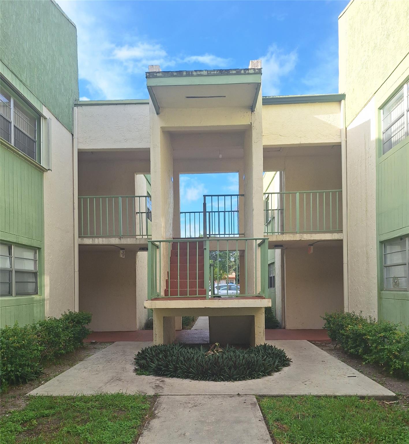 Ramblewood East Condo - Residential Lease