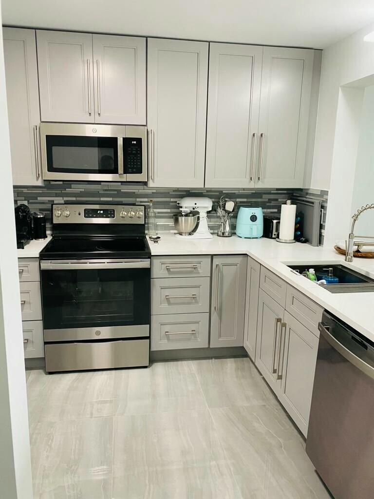 4250 N Highway A1a 503