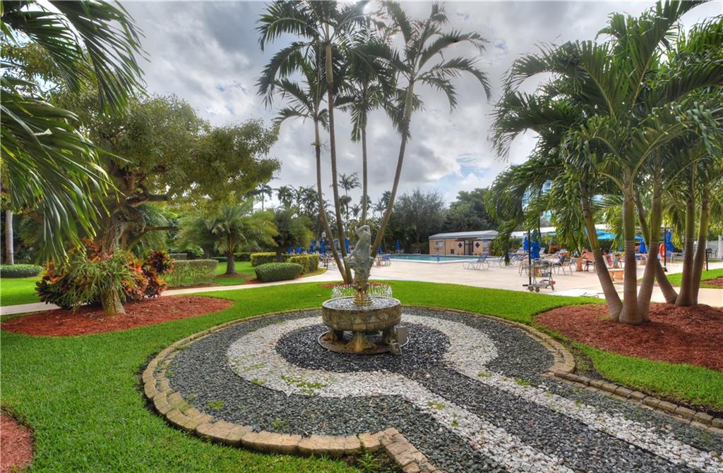 Coral Ridge Towers South - Residential