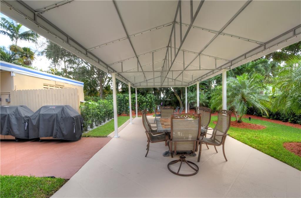 Coral Ridge Towers South - Residential