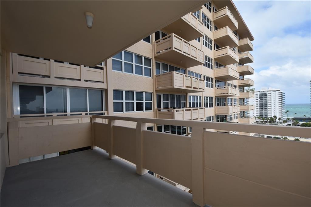 Coral Ridge Towers South - Residential