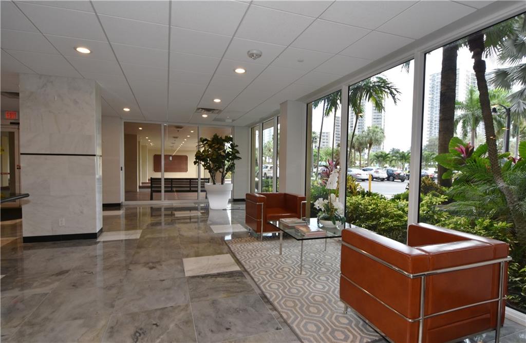 Coral Ridge Towers South - Residential