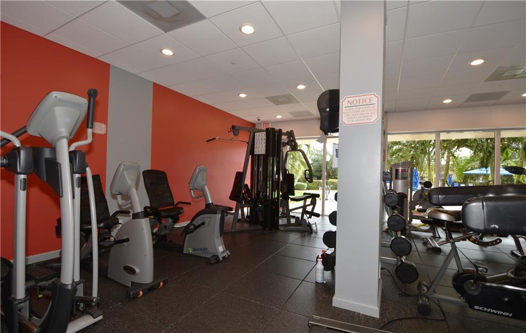 Coral Ridge Towers South - Residential