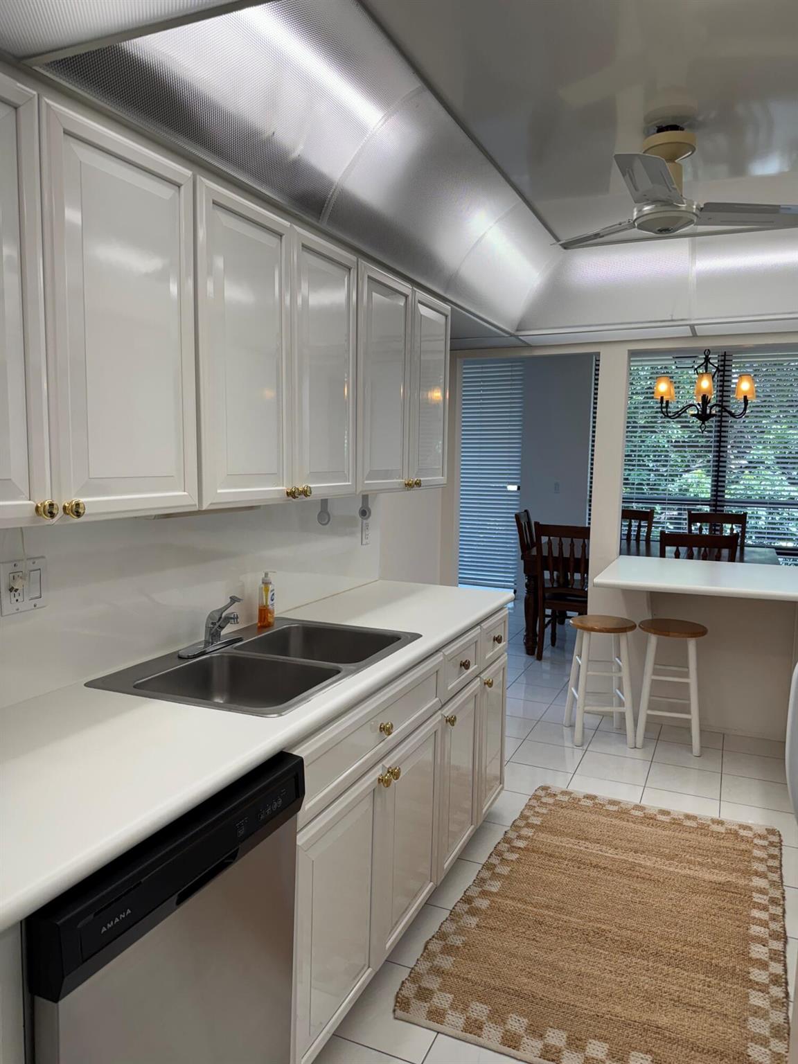 PORTA BELLA EAST AND PORT - Residential Lease