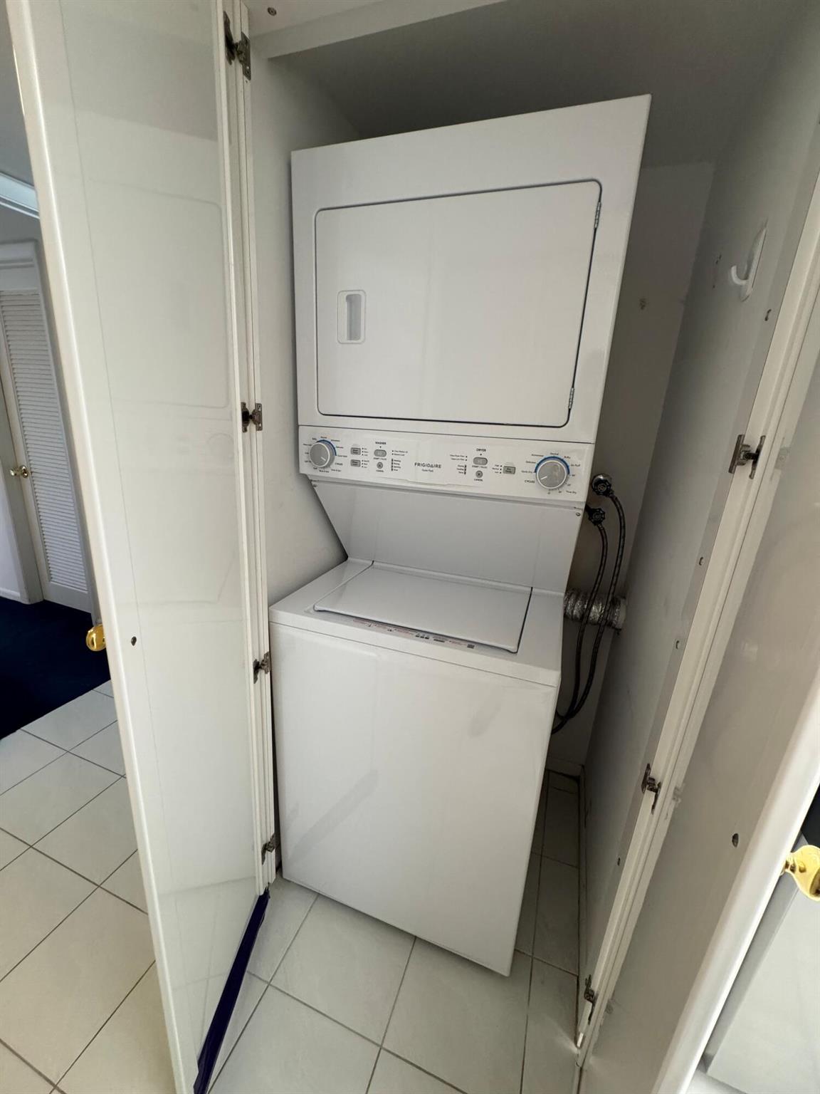 PORTA BELLA EAST AND PORT - Residential Lease